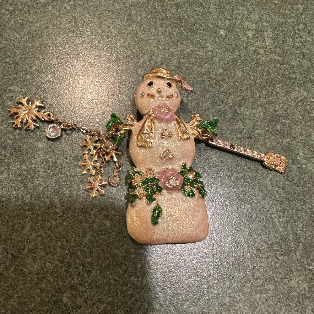 Kirk’s Folly Snowman Brooch